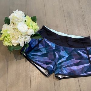 Lululemon 4” Speed Up Mid-Rise Short size 4